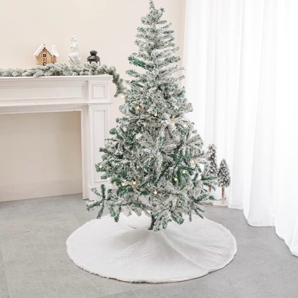 60 Inch Luxury Christmas Tree Skirt 🎄: Made of premium faux rabbit fur. - Picture 2 of 8